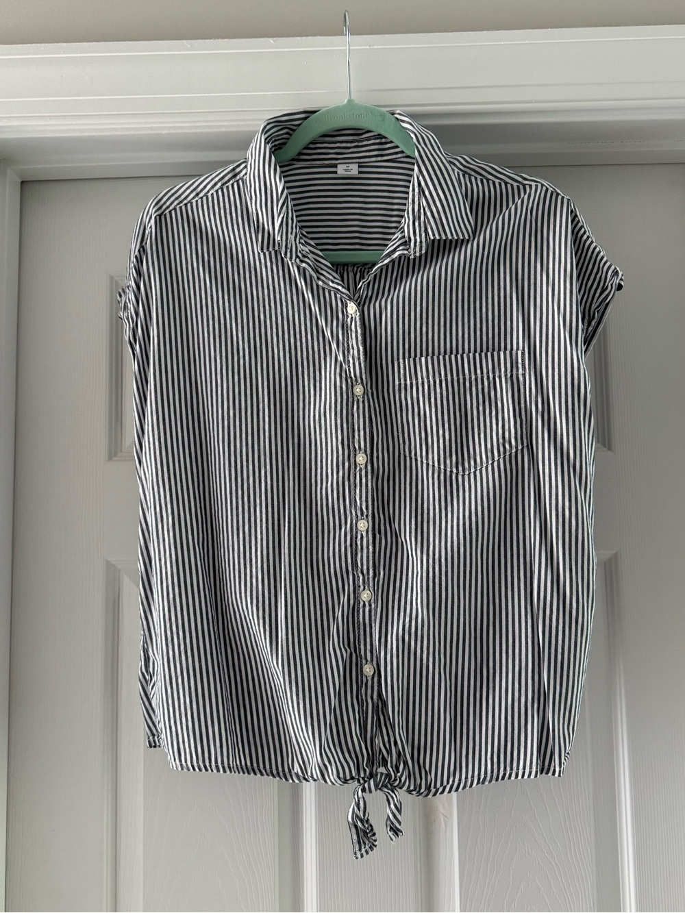 Old Navy Blue and White Striped Button-Down Tie-Hem Shirt